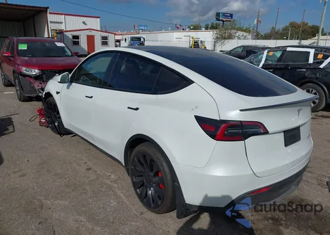 2023 Tesla Model Y Performance Dual Motor All-Wheel Drive z USA, uszkodzony, nr VIN 7SAYGDEF9PF665514